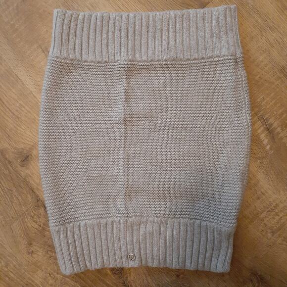 Lululemon Gray Cashmere Blend Neck Warmer Turtle Neck Scarf OS EUC - Picture 1 of 4